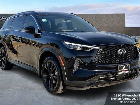 Used 2025 INFINITI QX60 Luxe w/ Black Edition image 2