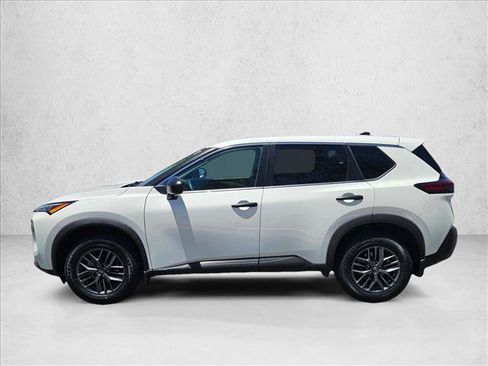 Used 2022 Nissan Rogue S FWD image 9