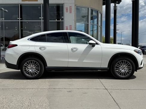 Certified 2025 Mercedes-Benz GLC 300 4MATIC image 43
