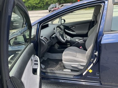 Used 2013 Toyota Prius Three w/ Solar Roof Pkg FWD image 17