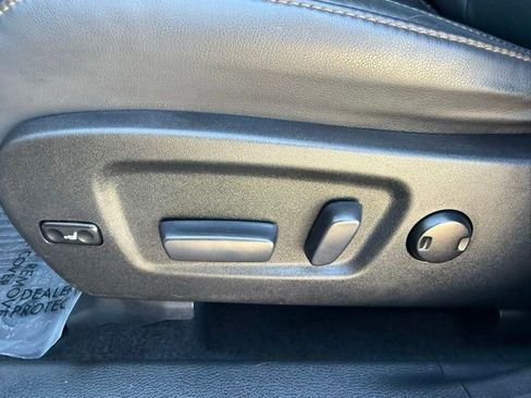 Used 2018 Toyota Highlander XLE image 32