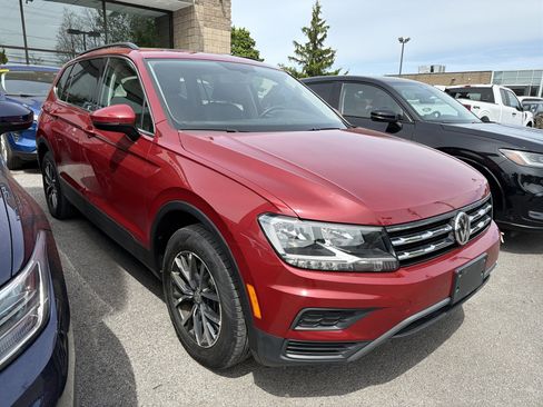 Used 2019 Volkswagen Tiguan SE w/ Panoramic Sunroof Package AWD/4WD image 2