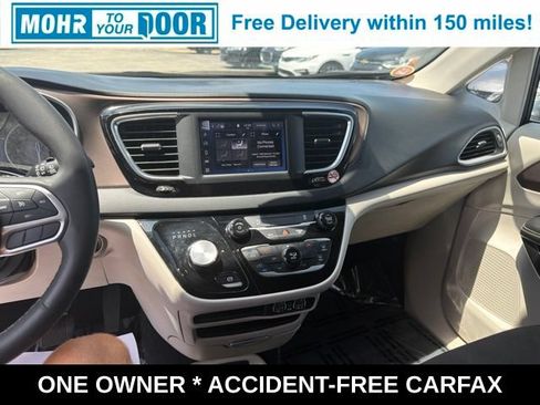 Used 2023 Chrysler Voyager LX FWD image 28