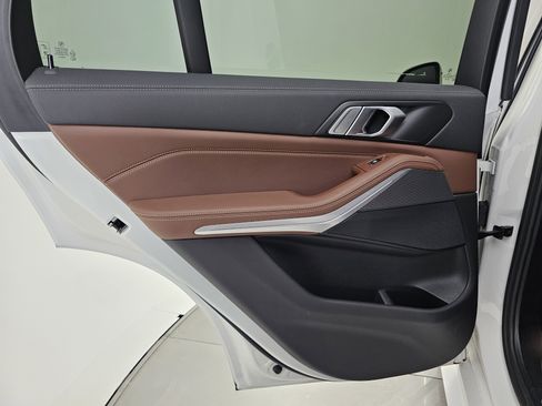 Used 2023 BMW X5 xDrive40i w/ M Sport Package image 20