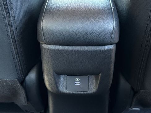 Used 2025 Nissan Versa SV FWD image 22