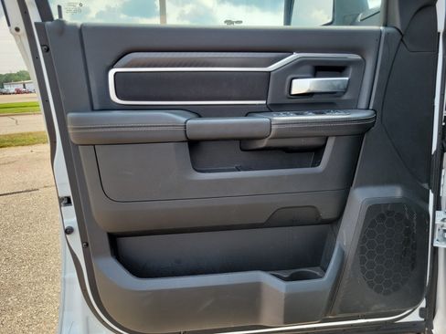 Used 2025 RAM 2500 Big Horn AWD/4WD image 6