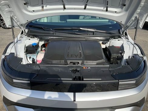 Used 2025 Hyundai Ioniq 5 SEL image 11