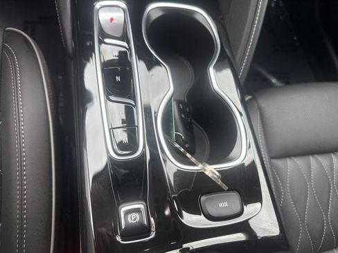 Used 2023 Buick Envision Avenir AWD/4WD image 19