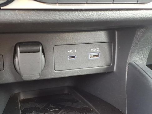 Used 2024 Nissan Versa SR FWD image 21