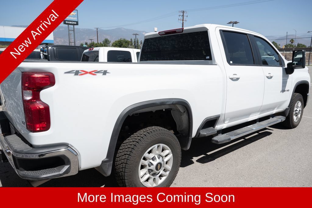 Used 2025 Chevrolet Silverado 2500 LT w/ Convenience Package AWD/4WD image 3