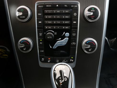 Used 2015 Volvo XC60 T5 Platinum image 35