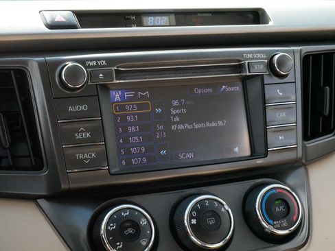 Used 2013 Toyota RAV4 LE AWD/4WD image 22