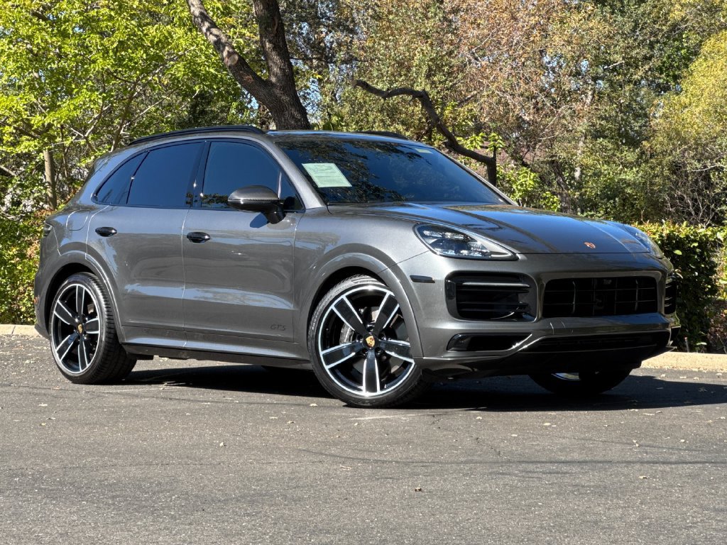 Used 2022 Porsche Cayenne GTS AWD/4WD image 2