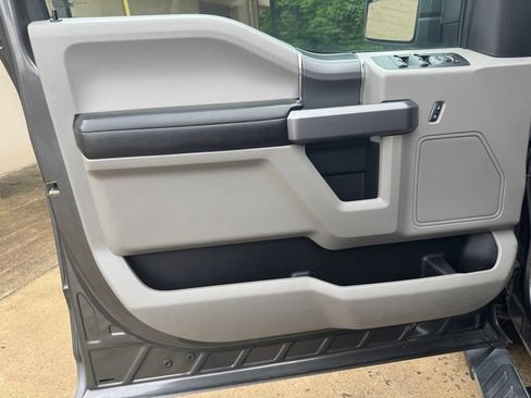 Used 2020 Ford F150 XLT w/ Equipment Group 302A Luxury AWD/4WD image 19