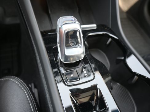 Used 2023 Volvo XC40 B5 Ultimate w/ Climate Package AWD/4WD image 27
