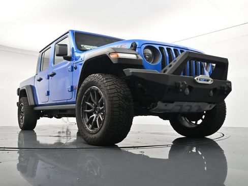 Used 2023 Jeep Gladiator Mojave w/ LED Lighting Group AWD/4WD image 34