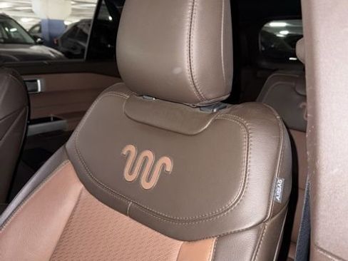 Used 2022 Ford Explorer King Ranch w/ Premium Technology Package image 30