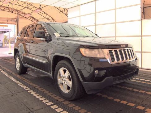 Used 2012 Jeep Grand Cherokee Laredo w/ Laredo E Group image 4