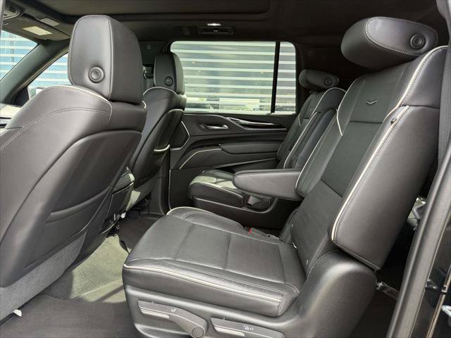 Used 2021 Cadillac Escalade ESV Sport AWD/4WD image 15