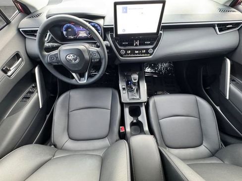 Used 2026 Toyota Corolla Cross XLE w/ Convenience Package FWD image 20