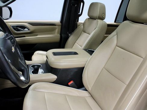 Used 2021 Chevrolet Suburban Premier w/ Premium Package AWD/4WD image 27