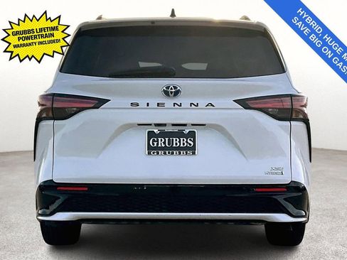 Used 2024 Toyota Sienna XSE image 7