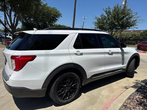 Used 2020 Ford Explorer XLT w/ Equipment Group 202A RWD image 4