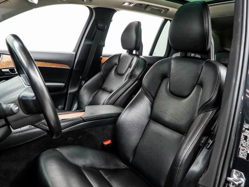 Used 2021 Volvo XC90 T8 Inscription Expression w/ Climate Package image 36