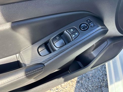 Used 2024 Nissan Altima 2.5 SV image 17