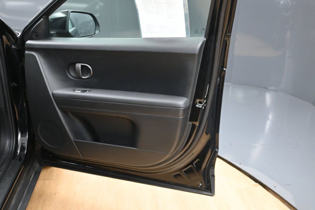Used 2025 Hyundai Ioniq 5 SE RWD image 31