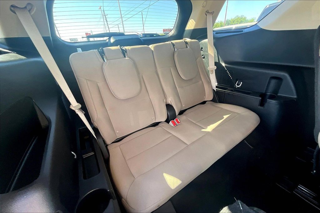 Used 2023 Ford Explorer XLT AWD/4WD image 29
