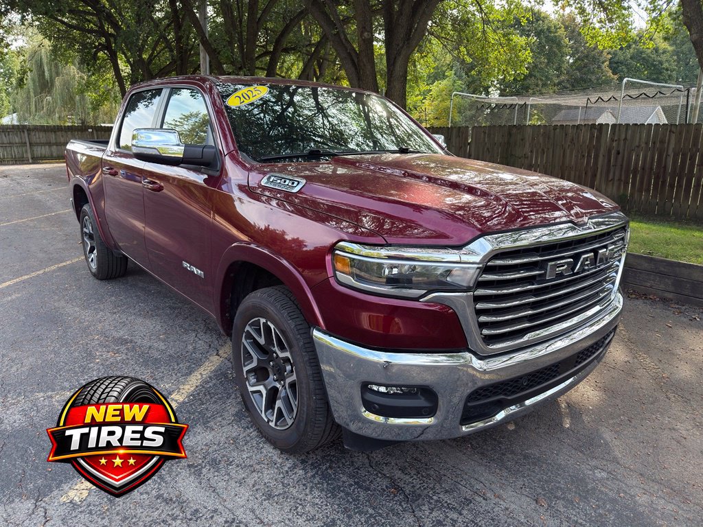 Used 2025 RAM 1500 Laramie AWD/4WD image 11