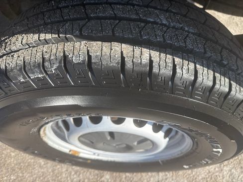 Used 2012 Mercedes-Benz Sprinter 2500 image 15