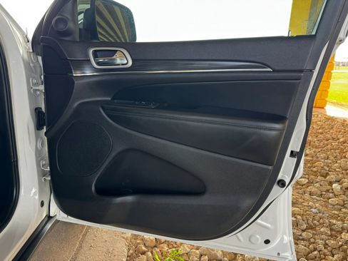 Used 2021 Jeep Grand Cherokee Limited w/ Trailer Tow Group IV image 27