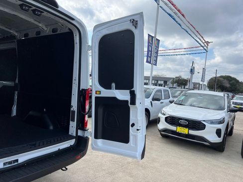 New 2026 Ford Transit 250 148 Medium Roof w/ Load Area Protection Package RWD image 15