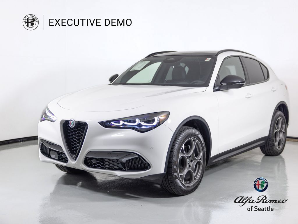 New 2025 Alfa Romeo Stelvio Sprint w/ Convenience Package AWD/4WD image 1