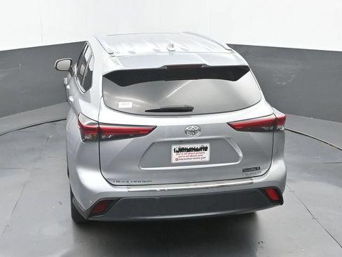 Used 2021 Toyota Highlander Limited FWD image 29