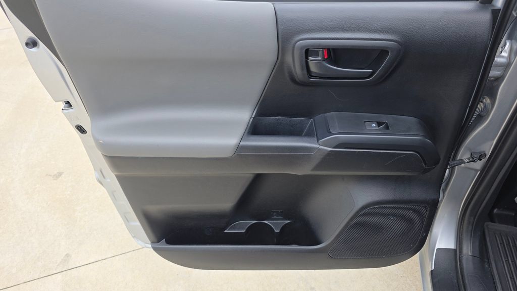 Used 2022 Toyota Tacoma SR AWD/4WD image 20