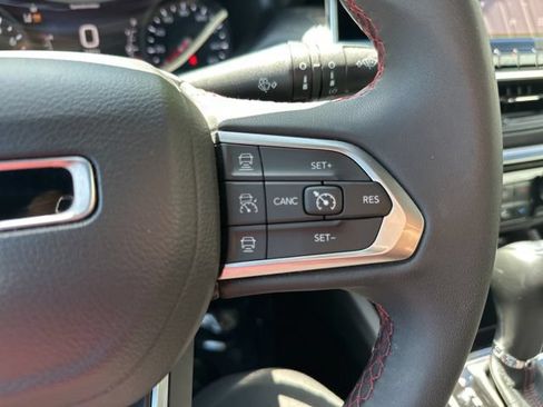 Used 2025 Jeep Compass Trailhawk AWD/4WD image 22