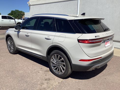 Used 2023 Lincoln Corsair Reserve AWD/4WD image 7