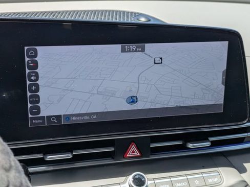 Used 2024 Hyundai Elantra SEL FWD image 21
