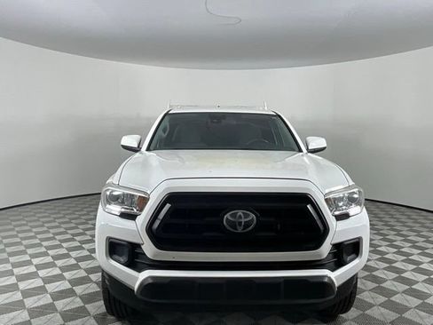 Used 2022 Toyota Tacoma SR RWD image 2