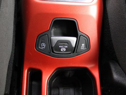 Used 2019 Jeep Renegade Trailhawk image 37