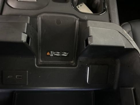 Used 2024 GMC Sierra 2500 AT4 w/ AT4 Premium Plus Package AWD/4WD image 24