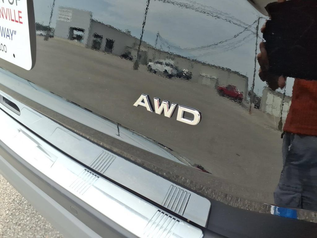 Used 2022 Nissan Rogue S AWD/4WD image 19