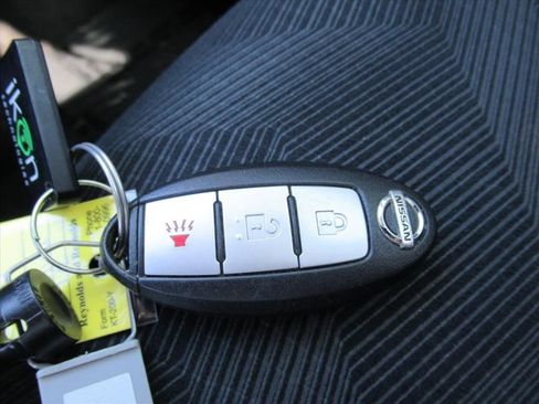 Used 2015 Nissan Rogue SV image 25