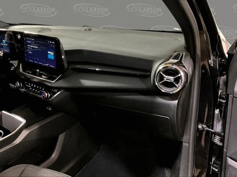 Used 2026 Chevrolet Equinox LT image 31