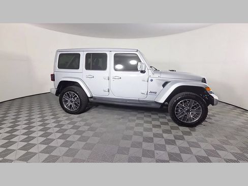 Used 2024 Jeep Wrangler High Altitude AWD/4WD image 3