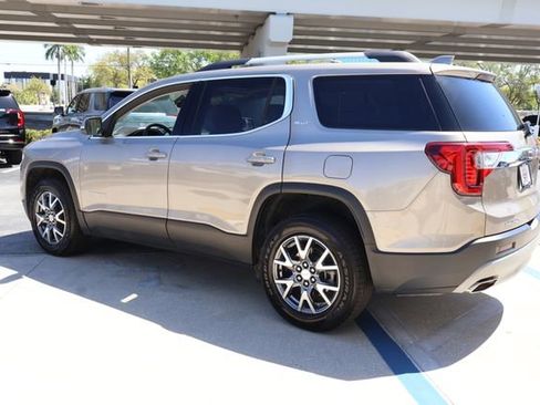 Certified 2022 GMC Acadia SLT w/ Technology Package image 6