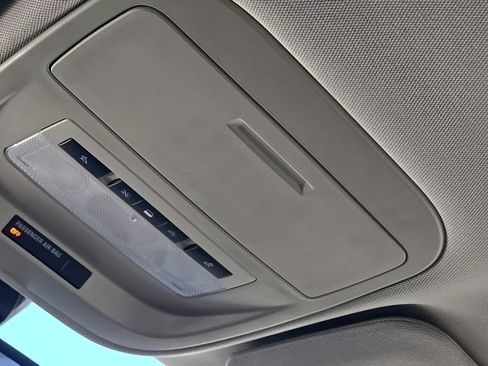 Used 2015 GMC Canyon SLT image 33